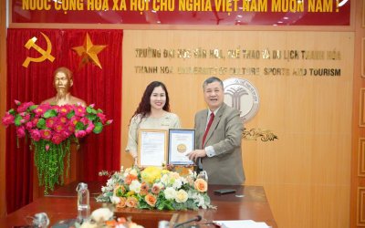 TRƯỜNG ĐẠI HỌC VĂN HÓA, THỂ THAO VÀ DU LỊCH THANH HÓA LÀM VIỆC VỚI TRƯỜNG ĐẠI HỌC ZIELONA GÓRA (BA LAN)